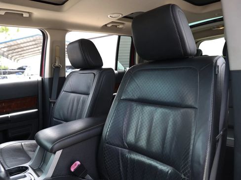 Used 2009 Ford Flex Limited FWD image 21