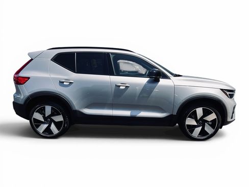 Used 2023 Volvo XC40 Recharge Ultimate AWD/4WD image 11