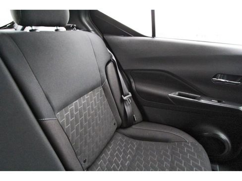 Used 2024 Nissan Kicks SV FWD image 12