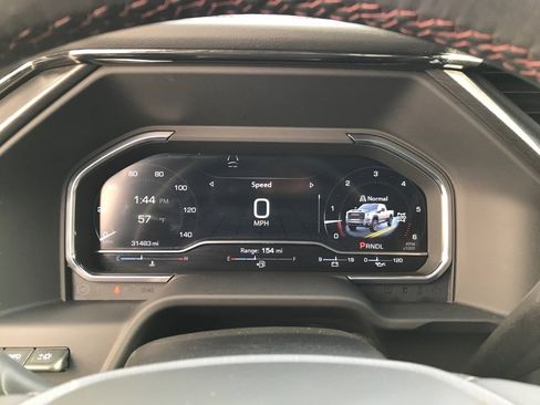 Used 2025 GMC Sierra 2500 AT4X image 2