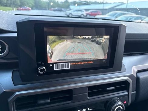 Used 2025 Toyota 4Runner SR5 AWD/4WD image 23
