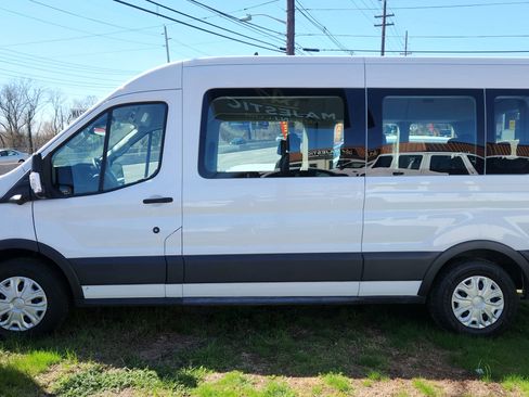 Used 2023 Ford Transit 350 XLT image 2