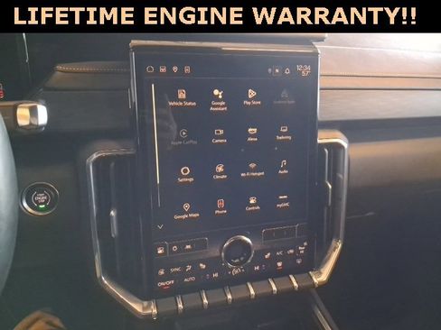 Used 2025 GMC Acadia Elevation image 10