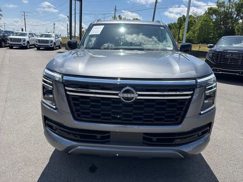 Used 2025 Nissan Armada SV AWD/4WD image 8