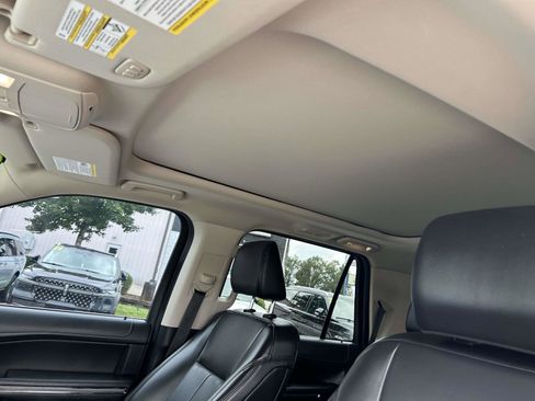Used 2022 Ford Expedition XLT RWD image 22