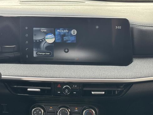 Used 2025 Nissan Kicks SV w/ Illumination Package FWD image 21