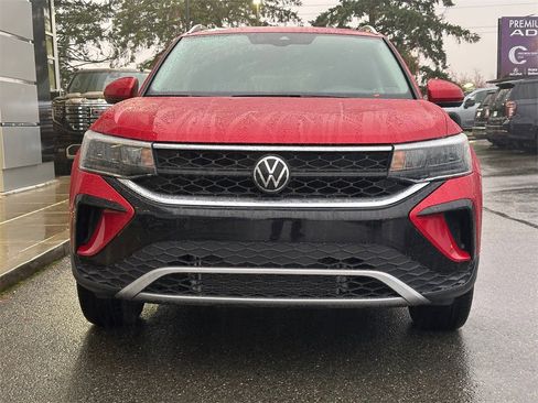 Used 2024 Volkswagen Taos SE image 8