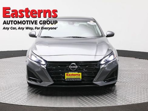 Used 2023 Nissan Altima 2.5 S image 2
