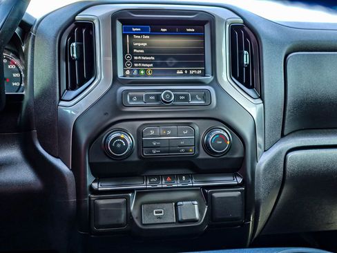 Used 2020 Chevrolet Silverado 1500 Custom w/ Custom Value Package image 21