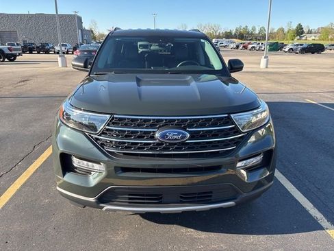 Certified 2023 Ford Explorer XLT w/ Equipment Group 202A AWD/4WD image 8