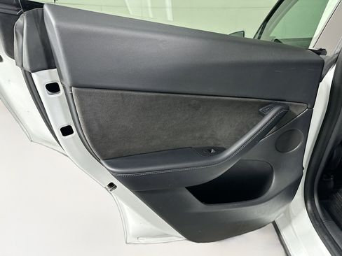 Used 2022 Tesla Model Y Performance image 26