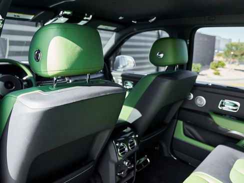 Used 2023 Rolls-Royce Cullinan Black Badge w/ Driver's Package image 44