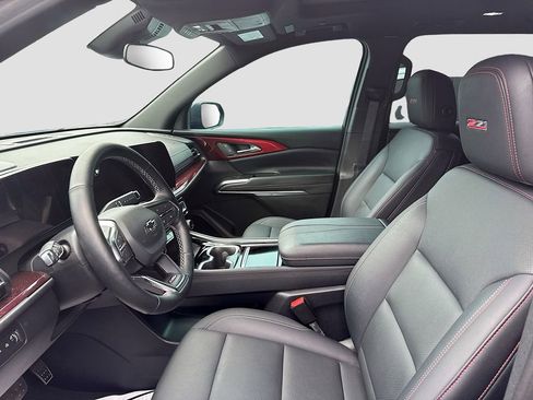 Used 2024 Chevrolet Traverse Z71 AWD/4WD image 7
