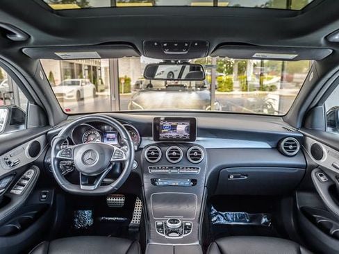 Used 2019 Mercedes-Benz GLC 300 image 3