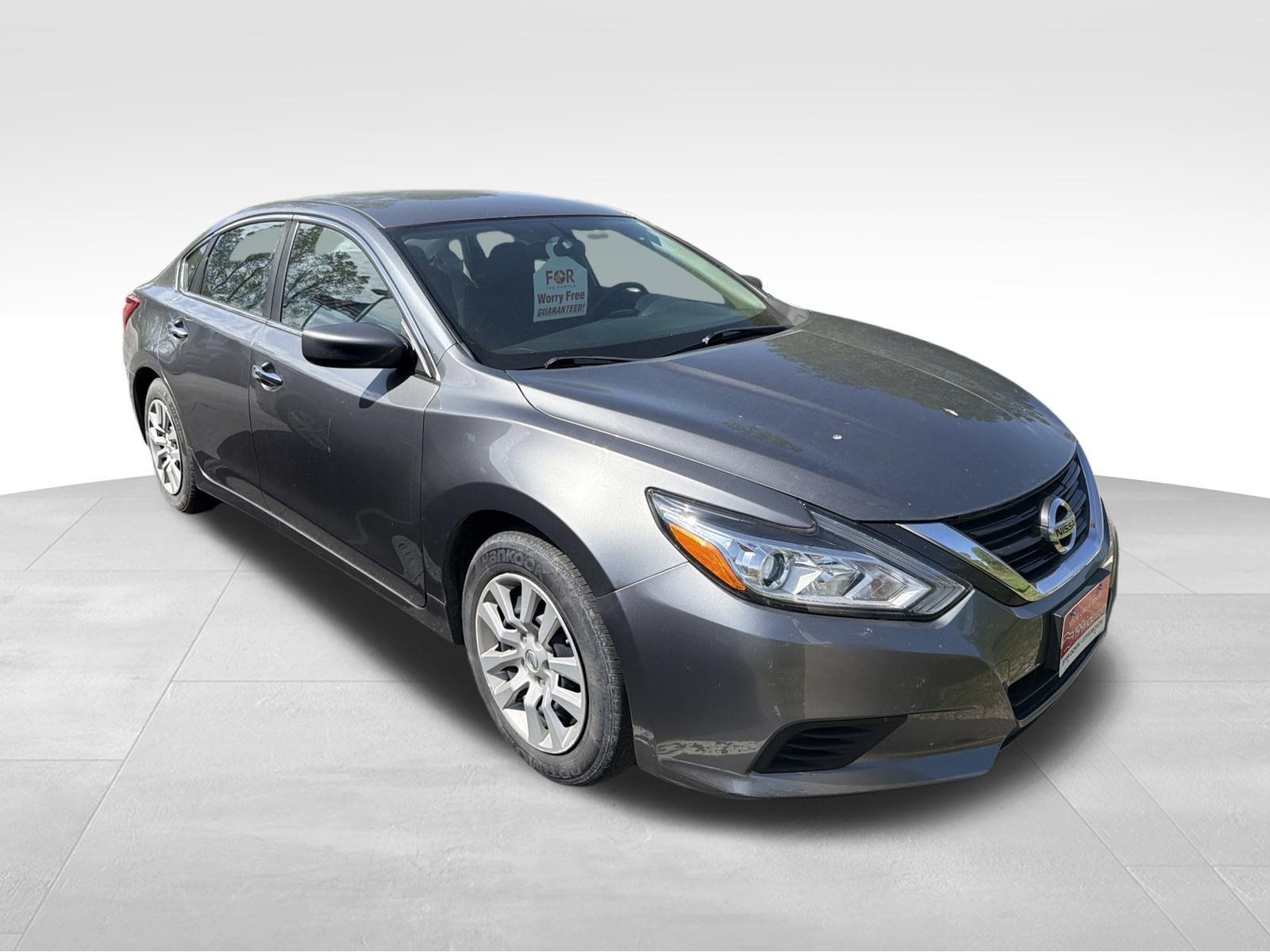 Used 2017 Nissan Altima 2.5 S w/ Power Driver Seat Package FWD image 3
