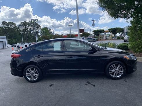 Used 2017 Hyundai Elantra SE FWD image 9