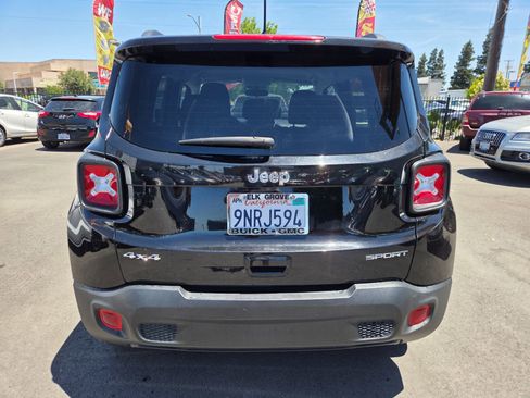 Used 2019 Jeep Renegade Sport w/ Sport Appearance Group AWD/4WD image 3
