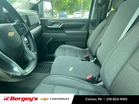 Used 2025 Chevrolet Silverado 2500 LT w/ Convenience Package AWD/4WD image 9