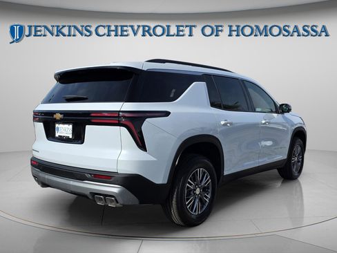 New 2026 Chevrolet Traverse LT w/ Driver Confidence Package FWD image 4