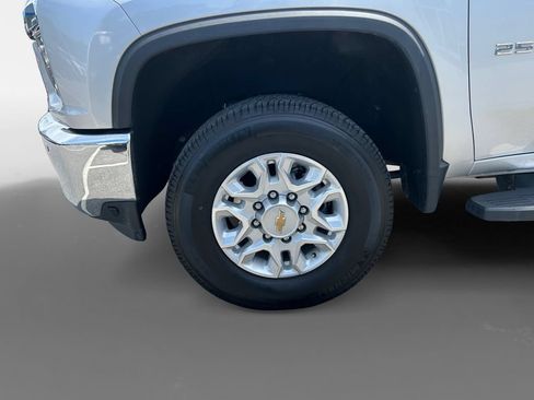 Used 2022 Chevrolet Silverado 2500 LTZ w/ LTZ Plus Package AWD/4WD image 15