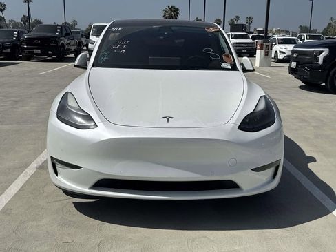 Used 2022 Tesla Model Y Performance image 10