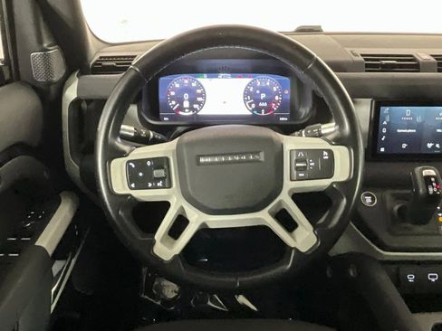 Used 2021 Land Rover Defender 110 SE image 11