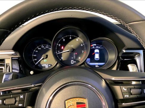 Certified 2024 Porsche Macan AWD/4WD image 29