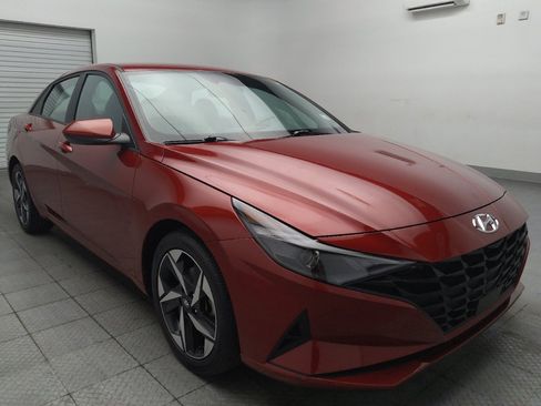 Used 2023 Hyundai Elantra SEL w/ Convenience Package FWD image 13