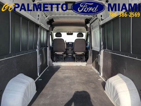 Used 2025 RAM ProMaster 2500 w/ Convenience Group FWD image 9