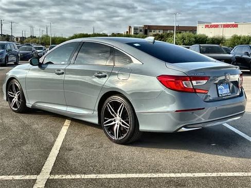 Used 2021 Honda Accord Touring image 4