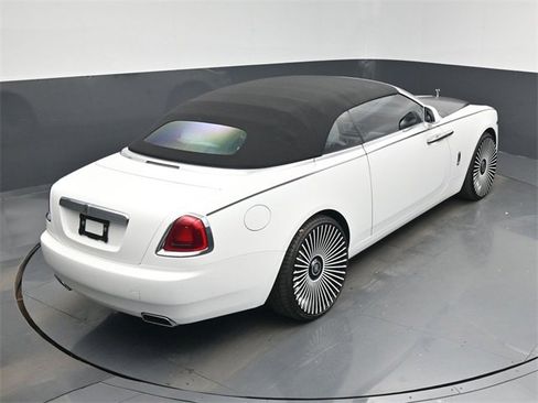 Used 2016 Rolls-Royce Dawn image 64