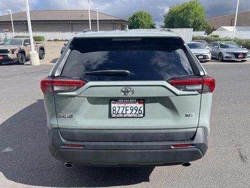 Used 2022 Toyota RAV4 XLE w/ Convenience Package image 6