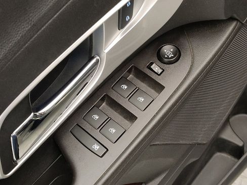 Used 2016 Chevrolet Equinox LTZ w/ Enhanced Convenience Package FWD image 27
