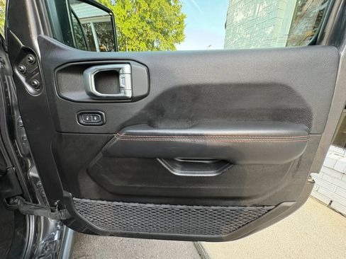 Used 2022 Jeep Gladiator Mojave w/ Cold Weather Group AWD/4WD image 15