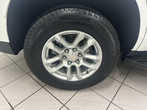 Used 2025 Chevrolet Tahoe LT AWD/4WD image 16