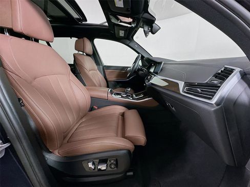 Certified 2022 BMW X5 xDrive45e w/ Executive Package image 29