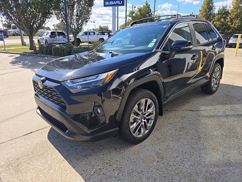 Used 2022 Toyota RAV4 XLE Premium image 24