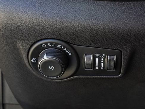 Used 2023 Jeep Compass Trailhawk image 22