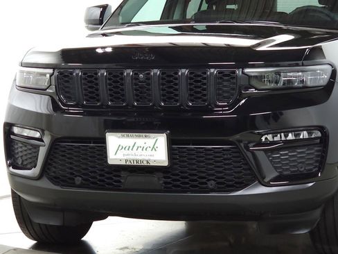 Used 2023 Jeep Grand Cherokee Limited w/ Luxury Tech Group II AWD/4WD image 3