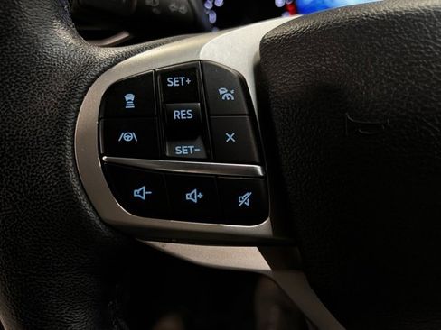 Used 2023 Ford Explorer XLT w/ Equipment Group 202A image 14
