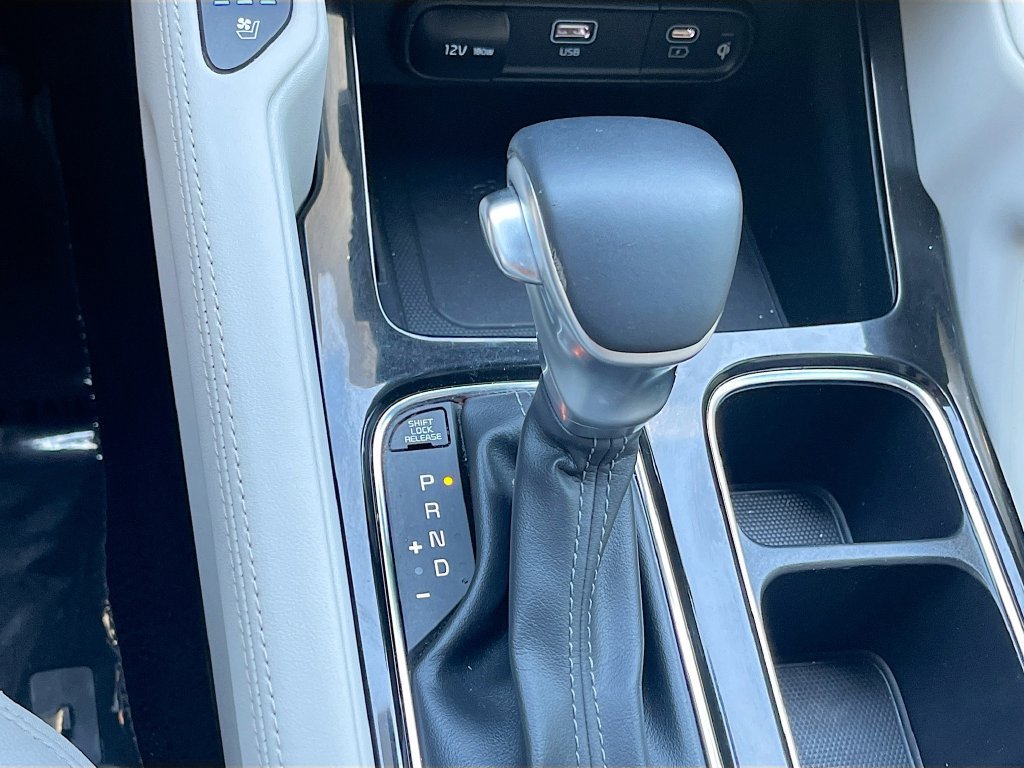 Used 2024 Kia Telluride EX w/ EX Captain's Chair Package AWD/4WD image 17