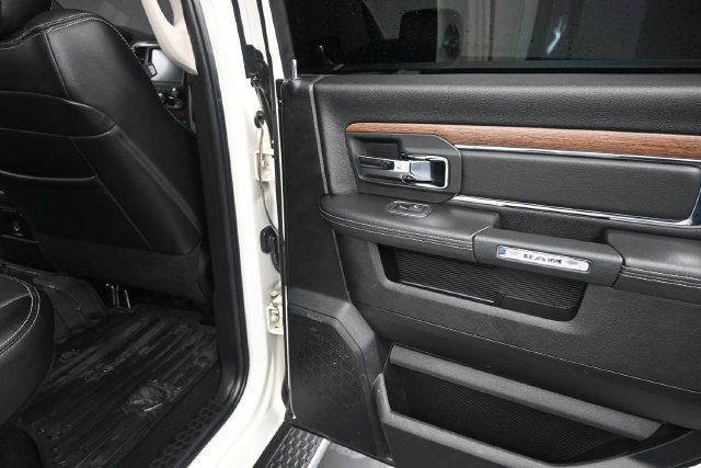 Used 2018 RAM 1500 Laramie w/ Convenience Group AWD/4WD image 23