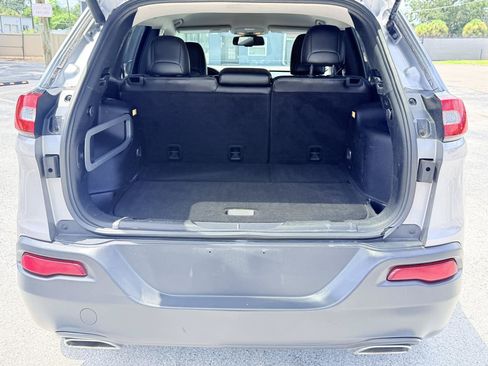 Used 2015 Jeep Cherokee Latitude w/ Comfort/Convenience Group AWD/4WD image 8