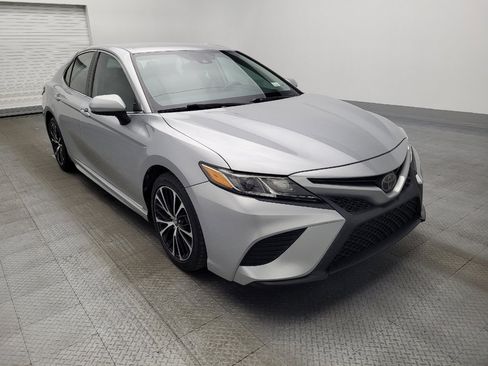 Used 2020 Toyota Camry SE image 13