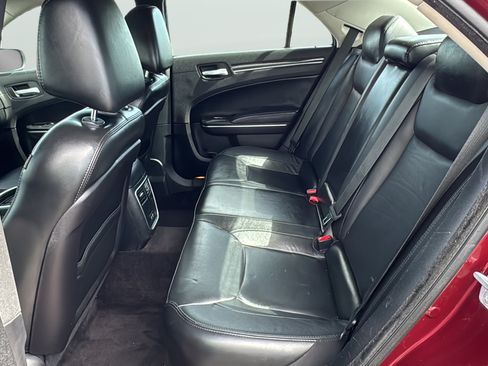 Used 2016 Chrysler 300 Limited RWD image 33