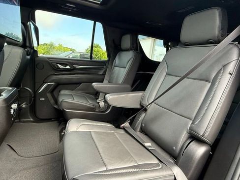 Used 2023 GMC Yukon XL Denali image 17