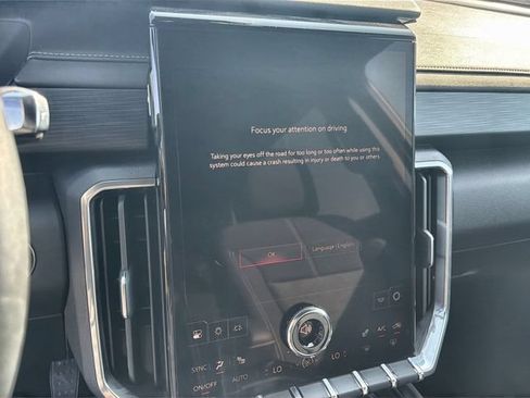 Certified 2025 GMC Acadia Elevation FWD image 13