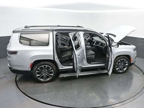 Used 2023 Jeep Grand Wagoneer Series III image 67