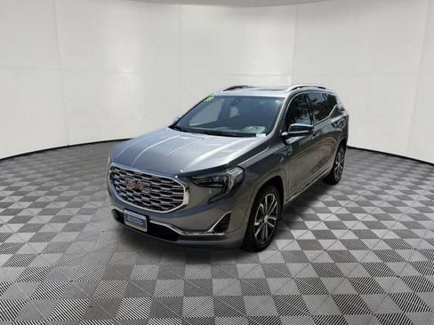 Used 2018 GMC Terrain Denali w/ Comfort Package FWD image 13