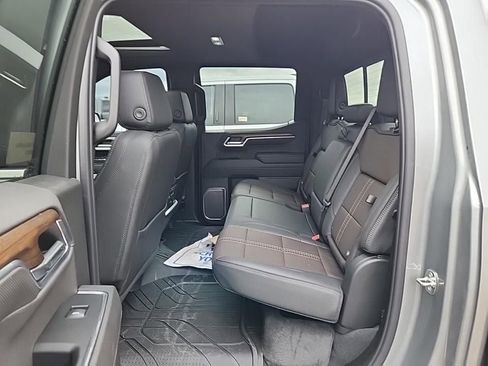 Used 2024 Chevrolet Silverado 1500 High Country w/ High Country Premium Package image 9